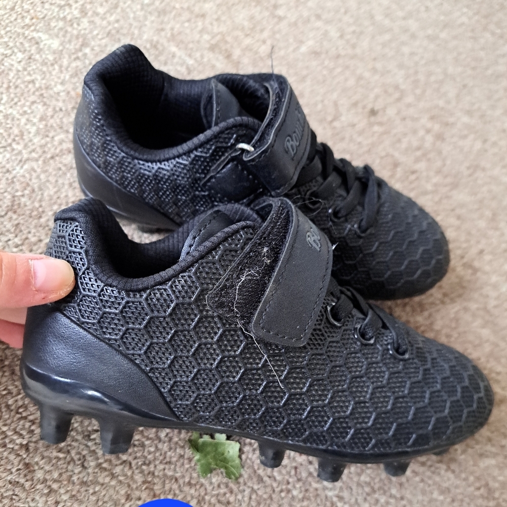 Soccer cleats